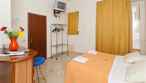 Hotel Rainbow Палермо Екстериор снимка
