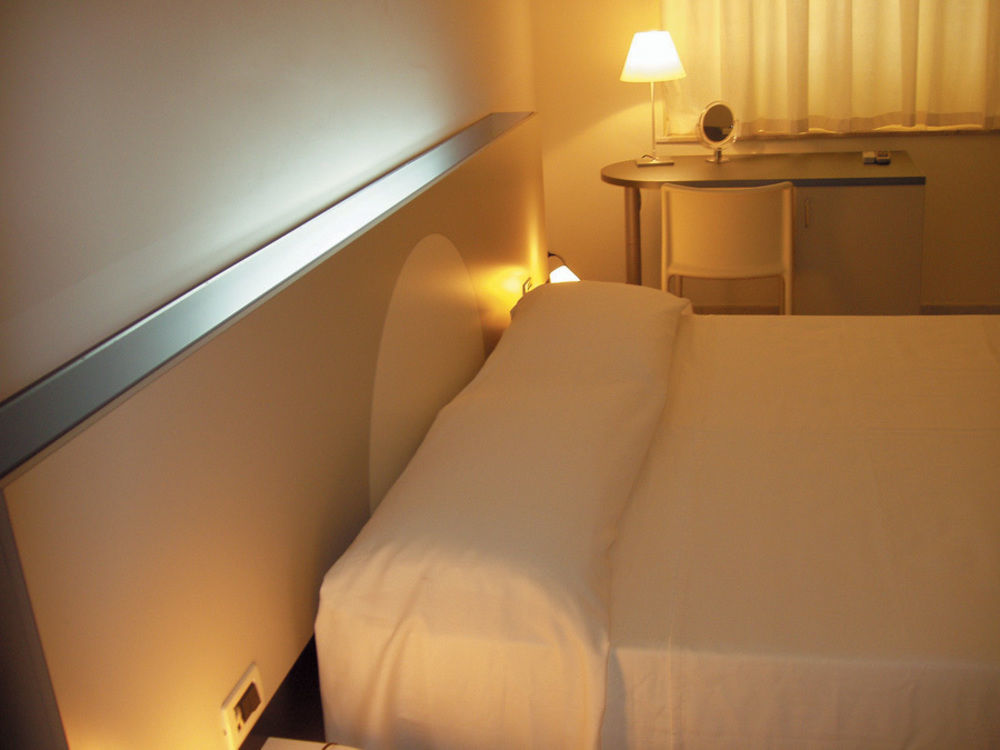 Hotel Rainbow Палермо Екстериор снимка