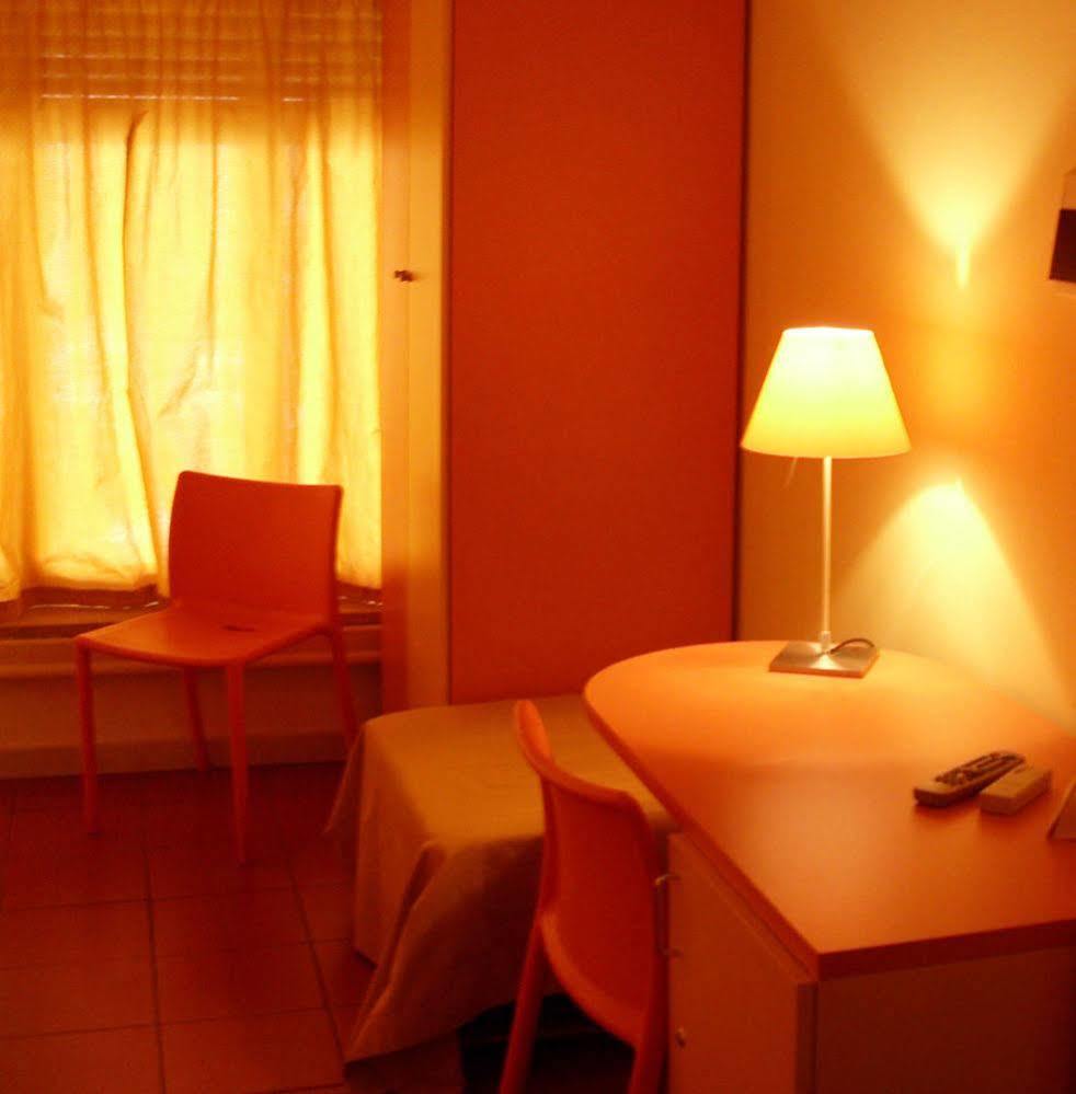 Hotel Rainbow Палермо Екстериор снимка